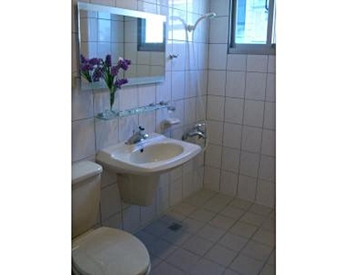 近太原路和中港路交叉口精明商圈 - Image 5