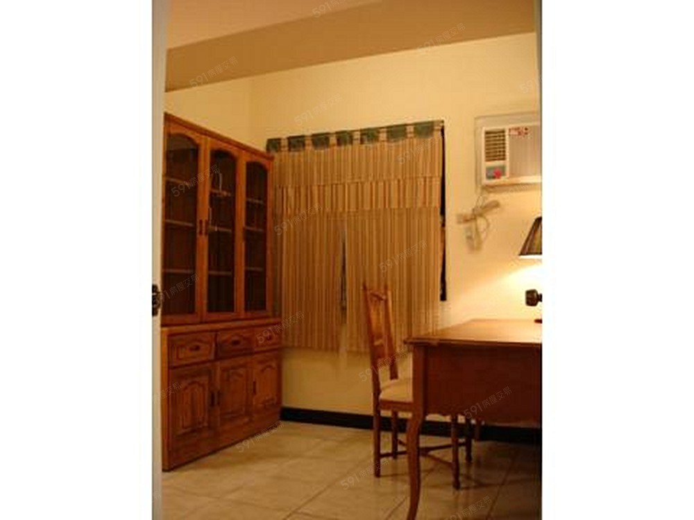 主臥室--書桌、書櫃