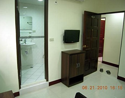 重慶街81巷套房近火車站及R12站 - Image 1