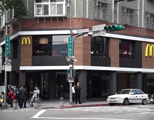 信義區松仁路男士雅房可申請租金補貼 - Image 1