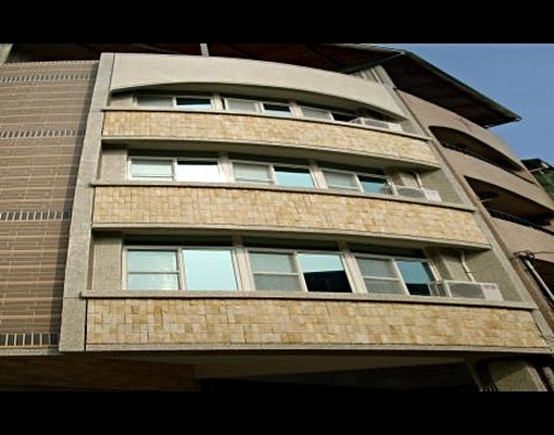 限女性，全新裝潢，全套房、近文藻 - Image 8