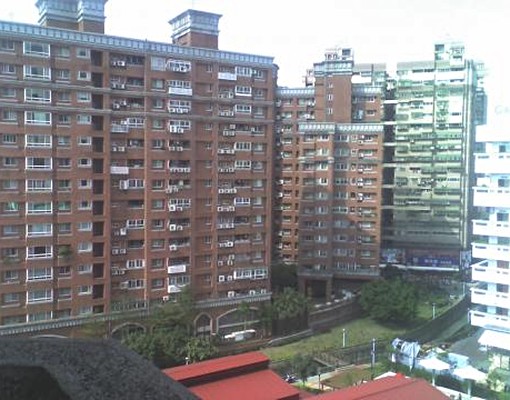 金城路家樂福商圈.景觀樓.明亮一層一戶自租 - Image 4