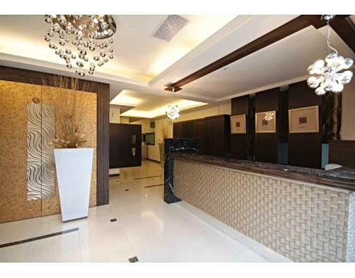 優質套房~附全套家電桌椅,光纖網路 - Image 1