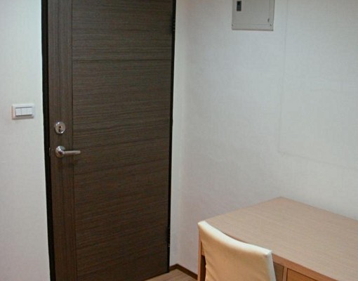 新店捷運站旁裝潢、溫馨、寬頻、採光套房 - Image 3