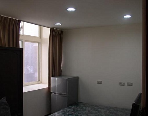 民生社區全新裝潢獨立套房傢具家電全 - Image 3