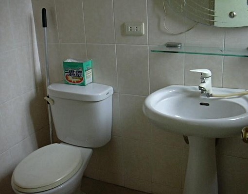 海山捷運一分鐘~全新7坪超級廉租 - Image 2