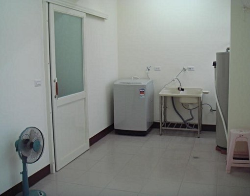 華美街優質套房,採光良好,生活機能極佳, - Image 2
