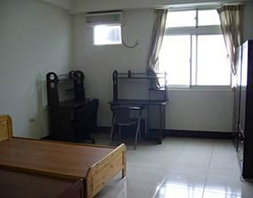 高級大套房,設備齊全,生活機能佳,台電電錶計費 - Image 3