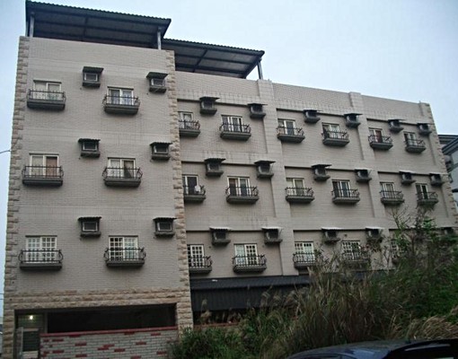 近園區明湖二街上有停車場可租 - Image 2