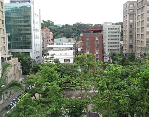2分鐘到世新大學,面對公園套房限女生 - Image 1