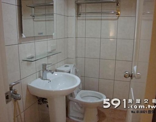 五股公寓頂樓含冷氣.網路.家具.第四台 - Image 1