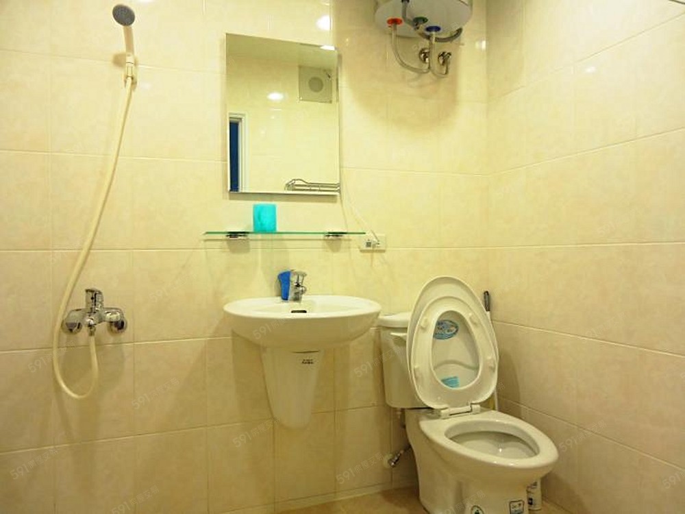 寬敞全新的衛浴設備