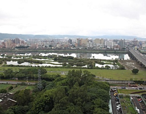 巨蛋*河岸景觀*捷運*挑高*屋主自租 - Image 2