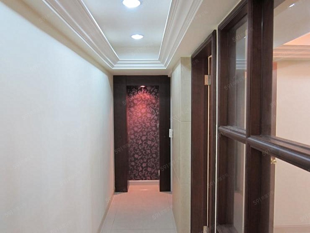 高雅明亮的隔間