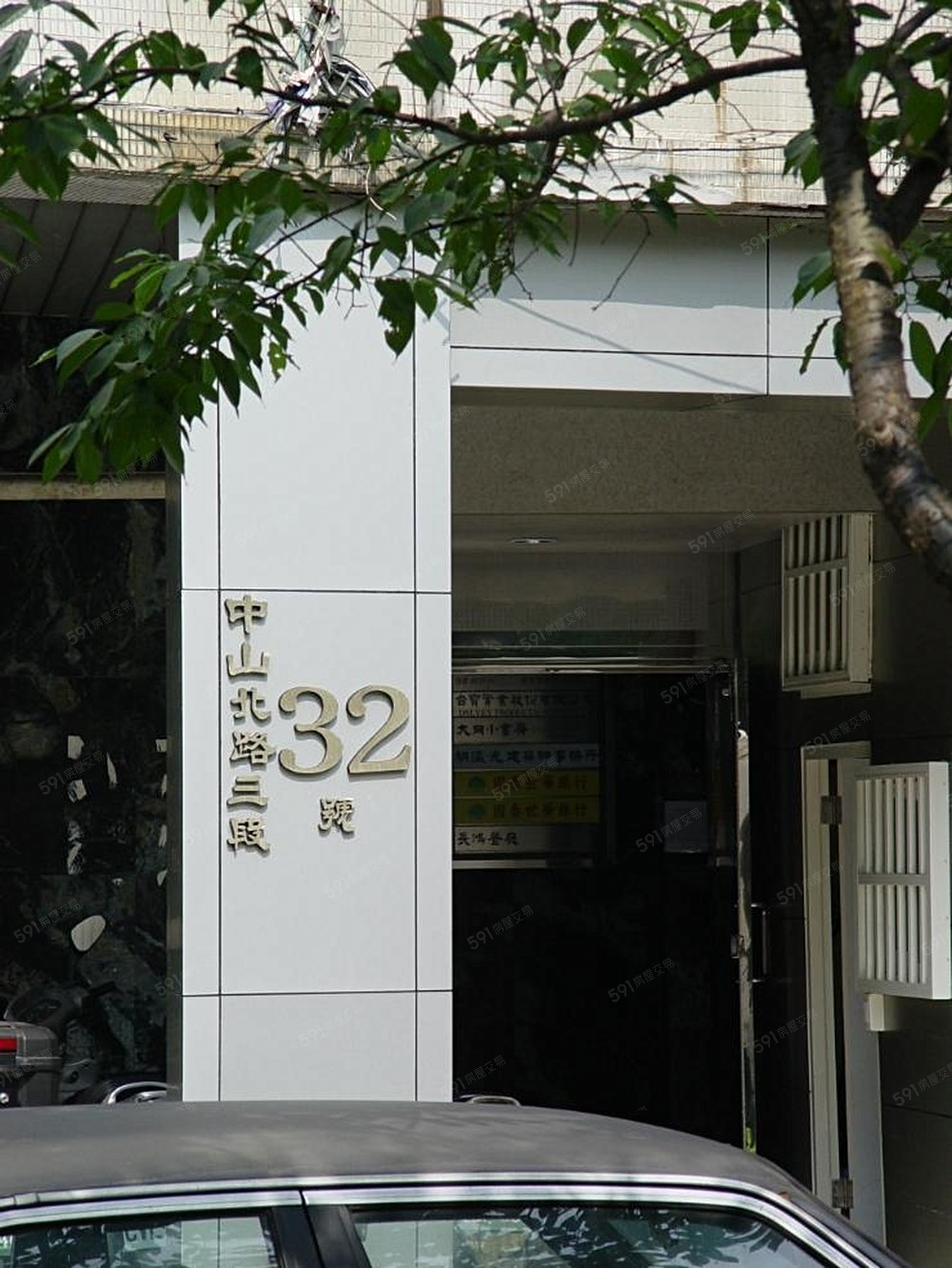 1樓大門進出口實景