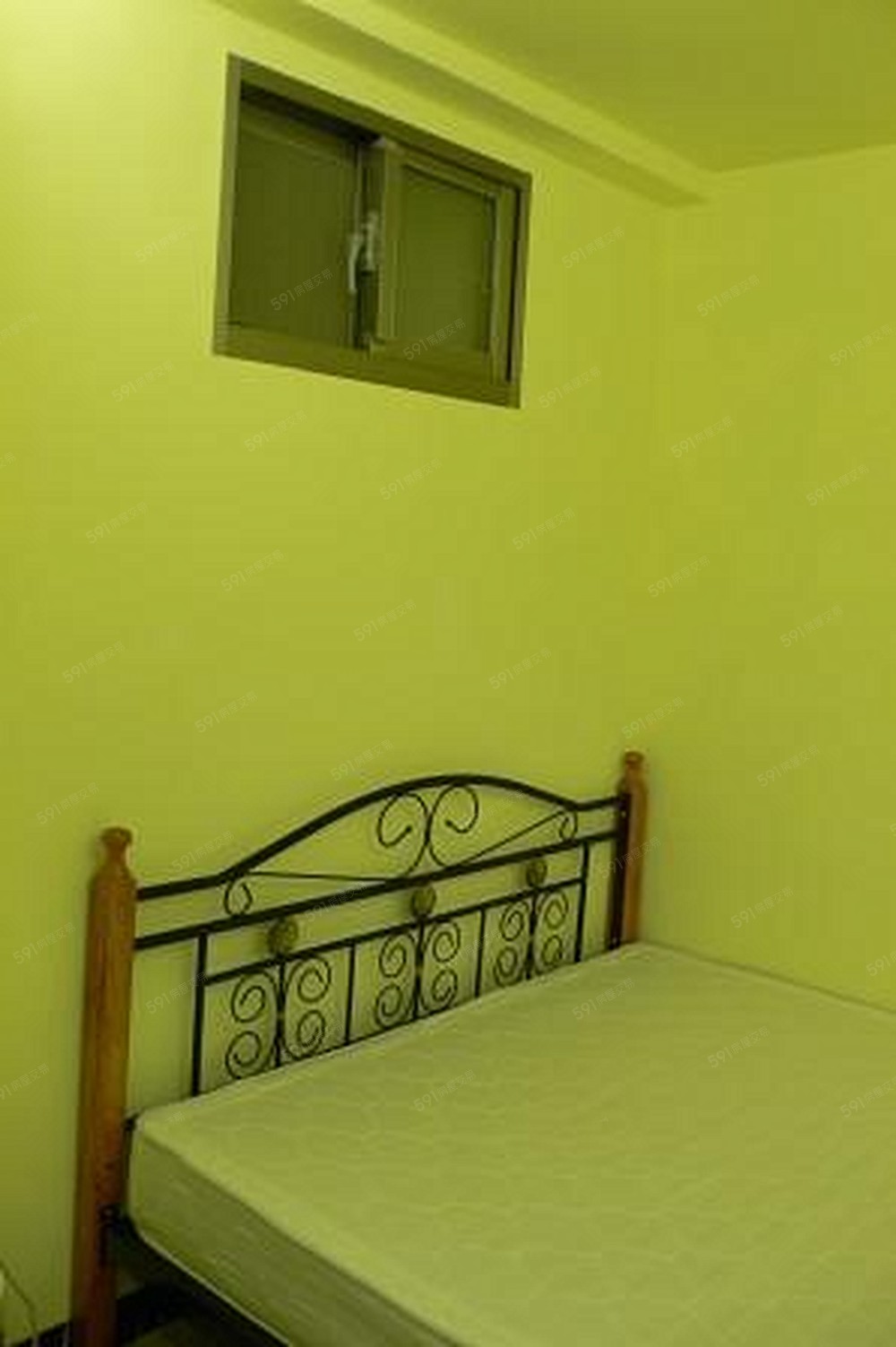 乾淨整潔大床組床墊