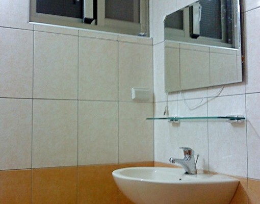 裕誠路上套房(限女性)近瑞豐夜市漢神巨蛋(可租補) - Image 4