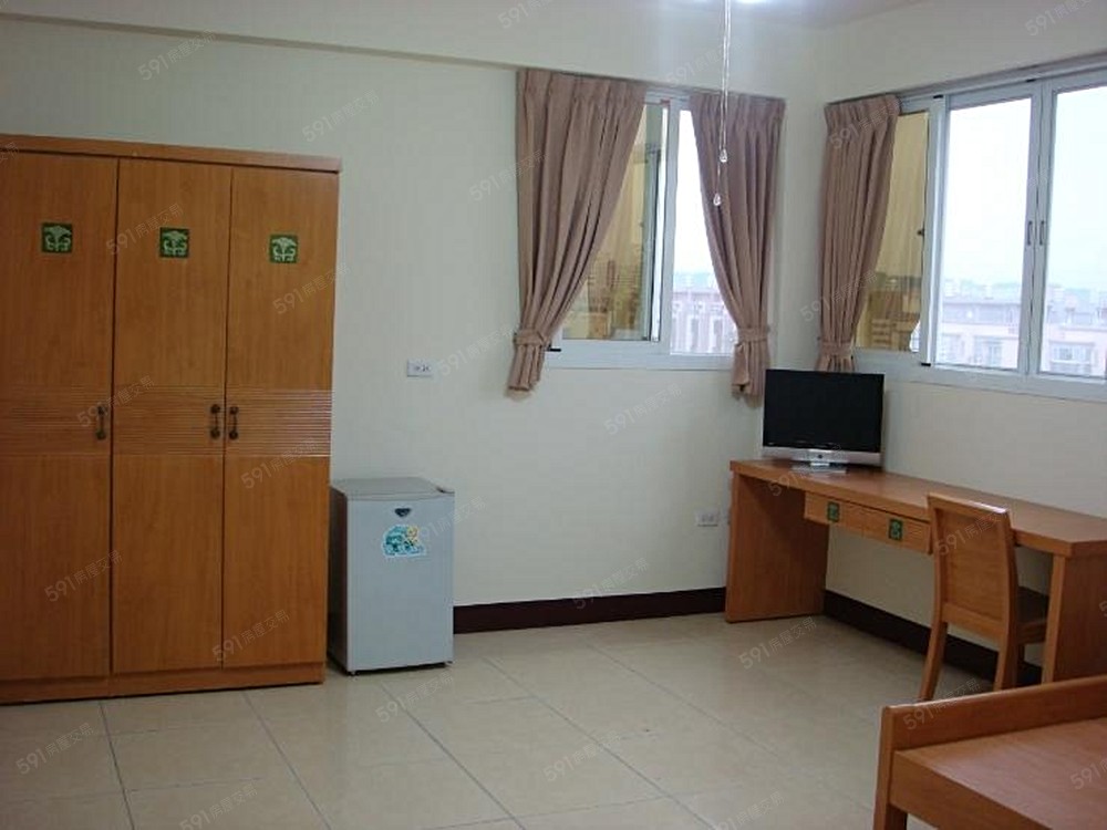 櫥櫃冰箱液晶電視等設備