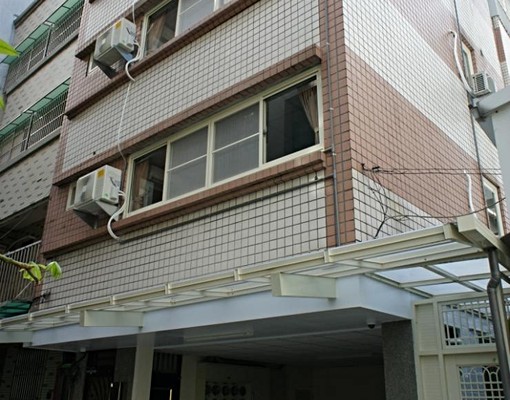 可租補租學生興大採光雙人床套房附衛浴 - Image 5