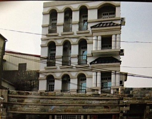 全新中山路城堡豪宅套房,歡迎參觀比較! - Image 1