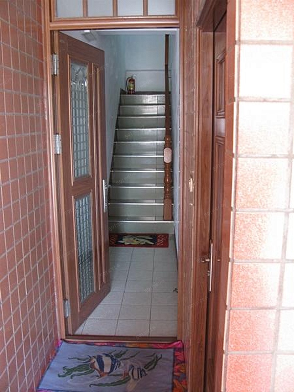 美麗乾淨的樓梯