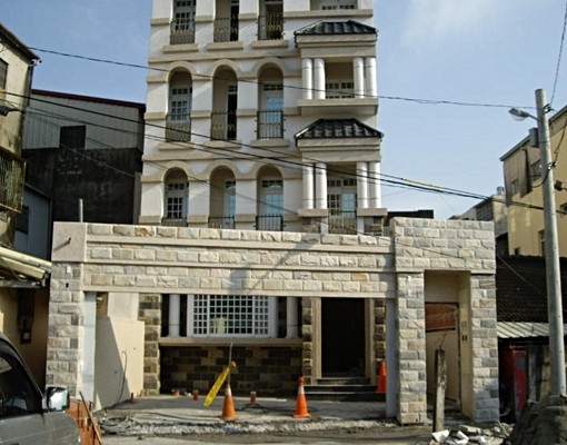 全新中山路城堡豪宅套房,歡迎參觀比較! - Image 6