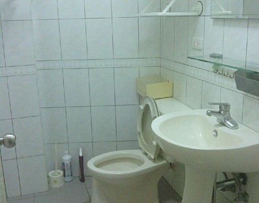 竹南精緻禁菸套房免費網路,24小時監視保全 - Image 1