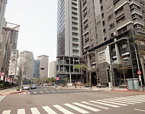 F1~~典雅時尚景觀套房~~ - Image 2