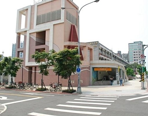五星級裝璜★捷運走2分鐘★費用全包★光纖 - Image 5