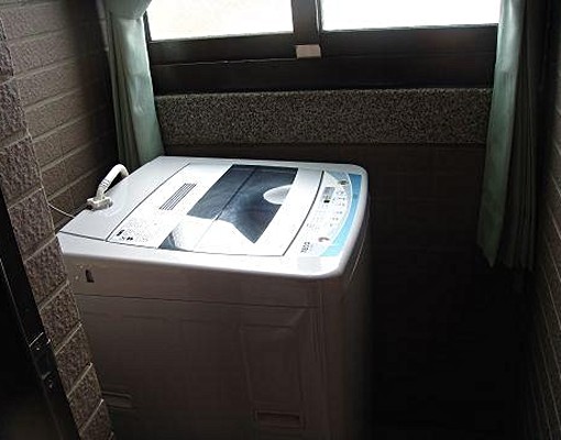 大學1號館優質套房出租(個人洗衣機) - Image 2