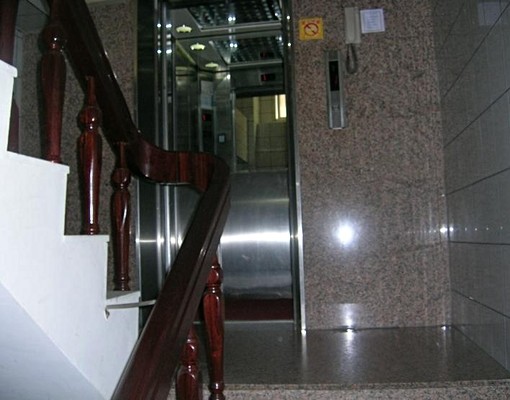 採光佳,近巨城百貨,生活機能完善 - Image 2