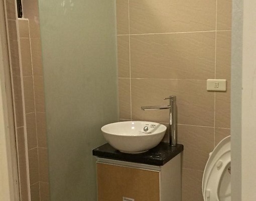 可租補近博愛.新粉刷三房二廳.房間都有窗 - Image 11