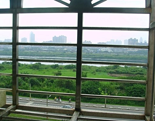 近新莊夜市(新泰路)大樓優質邊間套房 - Image 5