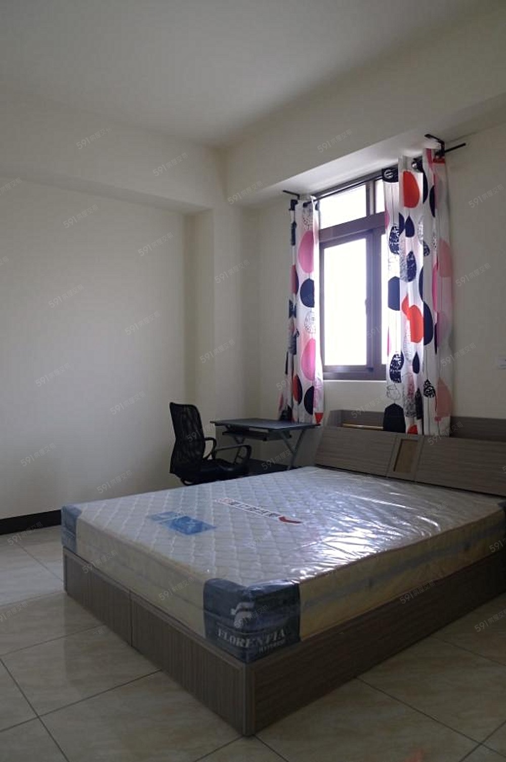 未開燈,採光良好