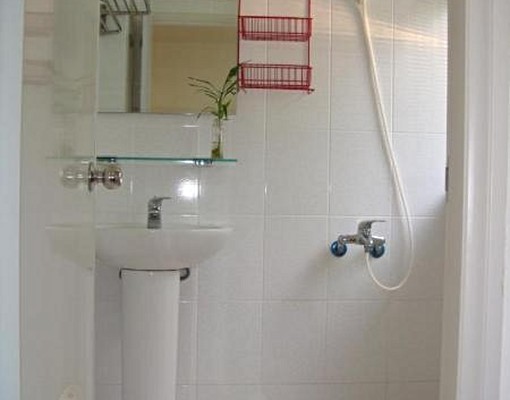 景安捷運站步行三分鐘,全新裝潢,冷氣家俱 - Image 2