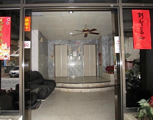 礁溪鬧區溫泉套房[有陽台電梯大樓，免水費/管理費/第四台］ - Image 10