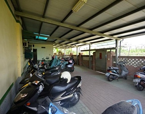 通風明亮大套房，可申請租屋津貼 - Image 12