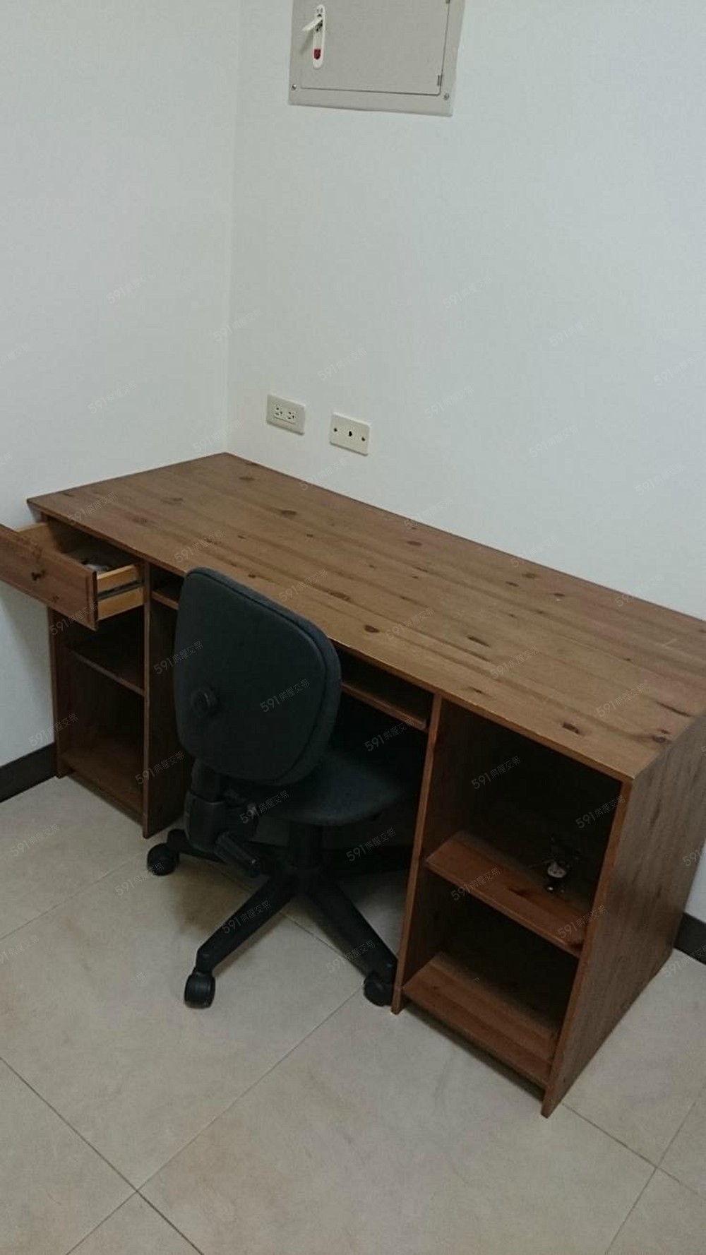 大電腦桌可當書桌用