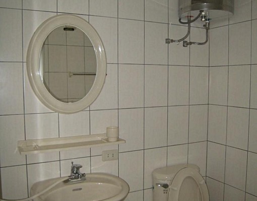 弘孝路粉領族套房,歌劇院新光大遠百櫃姊首 - Image 1