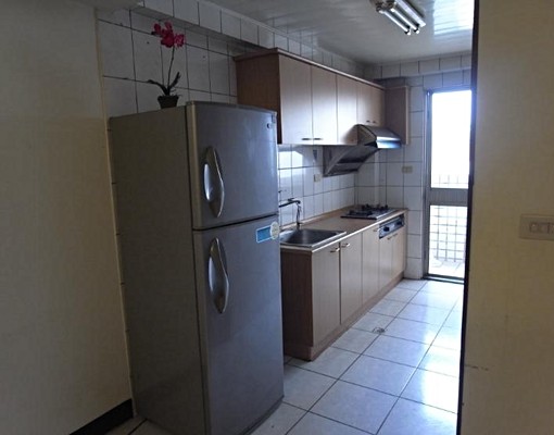 近水湳市場,格局方正,環境單純*坡道平面車位!百萬裝潢 - Image 7