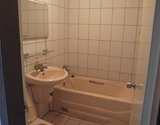 近水湳市場,格局方正,環境單純*坡道平面車位!百萬裝潢 - Image 8