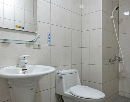 中壢後站中原健行獨立大套房出租 - Image 1