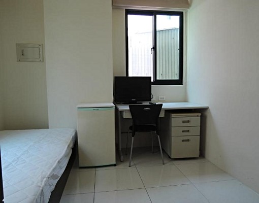 南應大電梯套房(警衛垃圾子車)B7-301可租補 - Image 2