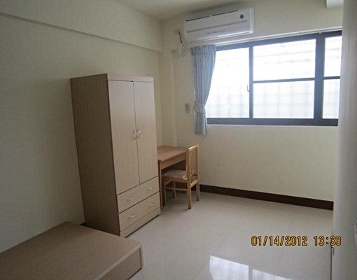 文藻自由巨蛋幸福左右社區亮麗套雅房出租 - Image 9