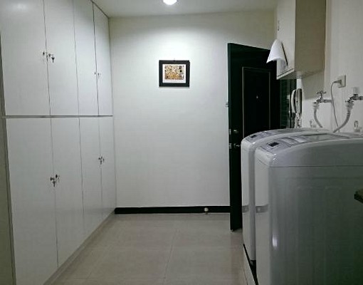 步行南港捷運站約兩分鐘,生活機能佳~~ - Image 4