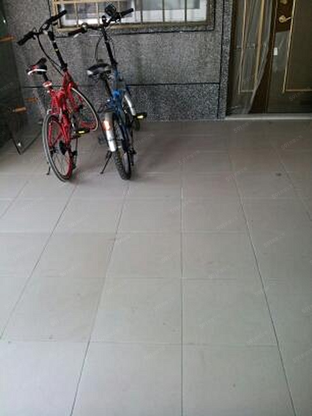 室內陽台可停機車