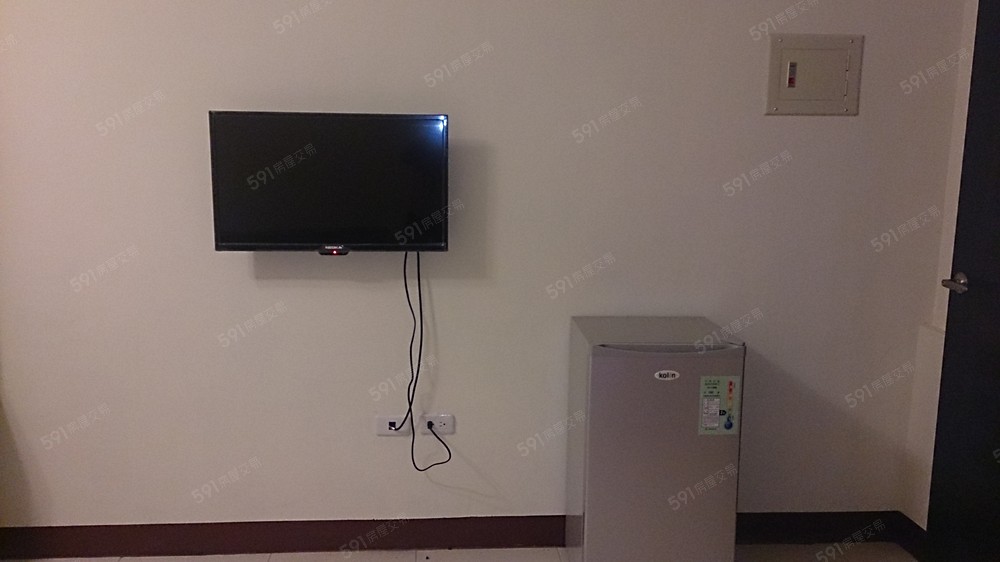 歌林冰箱跟32吋壁掛電視