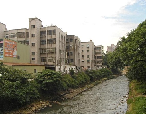 可申請租屋補助*忠福商圈近SOGO有陽台個人洗衣機免費停車 - Image 15
