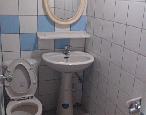 俊英街獨立套房~社區大樓~交通,機能方便 - Image 2