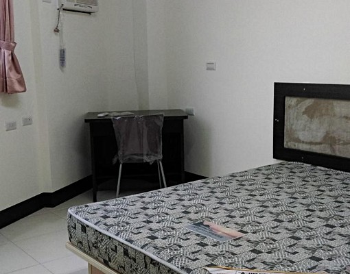 琉球路三角窗透天套房 - Image 4